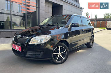 Хетчбек Skoda Fabia 2008 в  фото 11 Хетчбек Skoda Fabia 2008 в