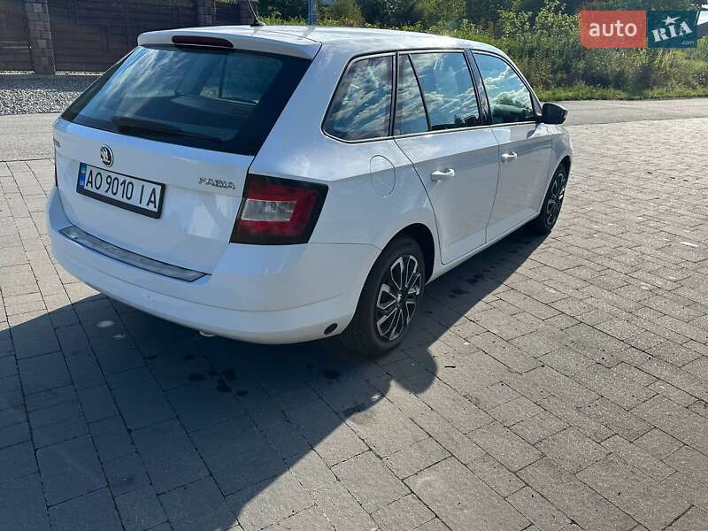 Універсал Skoda Fabia 2015 в Ужгороді