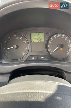 Хэтчбек Skoda Fabia 2011 в 