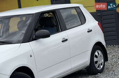 Хэтчбек Skoda Fabia 2009 в 
