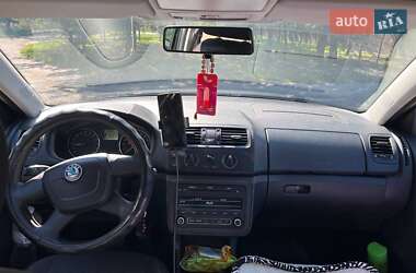Хэтчбек Skoda Fabia 2011 в 