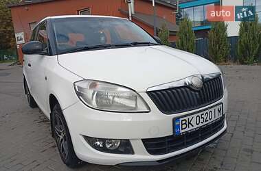 Хэтчбек Skoda Fabia 2011 в 
