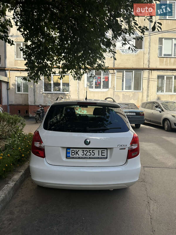 Универсал Skoda Fabia 2012 в Ровно