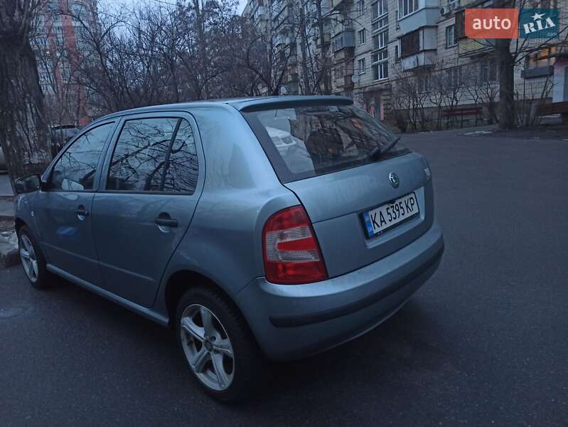 Хэтчбек Skoda Fabia 2006 в Киеве