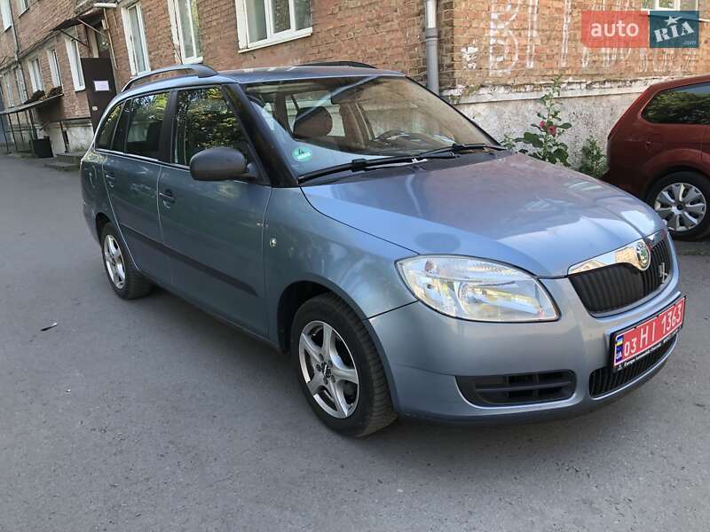 Универсал Skoda Fabia 2009 в Дубно