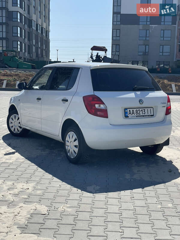Хетчбек Skoda Fabia 2011 в Києві