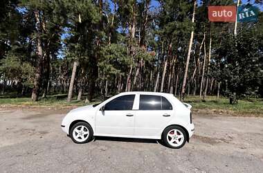 Хэтчбек Skoda Fabia 2002 в 