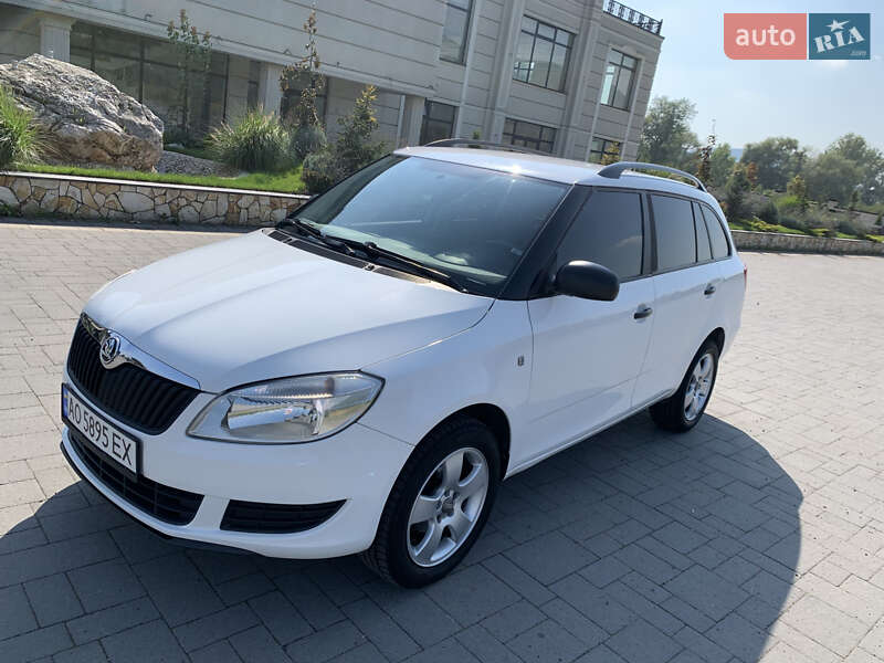 Универсал Skoda Fabia 2010 в Хусте