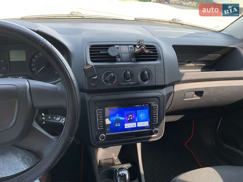 Универсал Skoda Fabia 2010 в Хусте