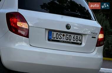 Хэтчбек Skoda Fabia 2011 в 