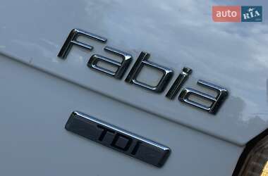 Хэтчбек Skoda Fabia 2011 в 