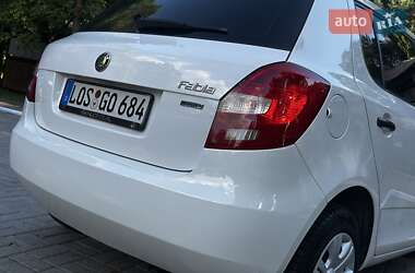 Хэтчбек Skoda Fabia 2011 в 