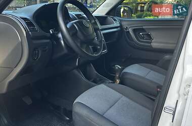 Хэтчбек Skoda Fabia 2011 в 