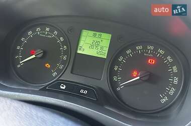 Хэтчбек Skoda Fabia 2011 в 