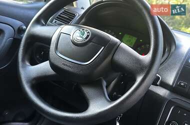 Хэтчбек Skoda Fabia 2011 в 
