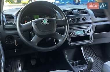 Хэтчбек Skoda Fabia 2011 в 