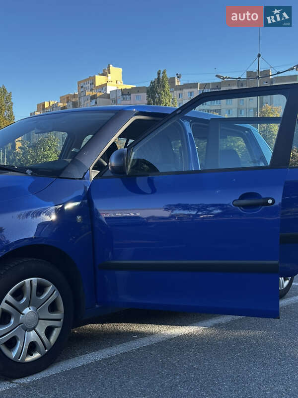 Хэтчбек Skoda Fabia 2009 в Броварах