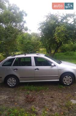 Универсал Skoda Fabia 2003 в Чернигове