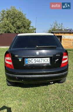 Хэтчбек Skoda Fabia 2006 в 