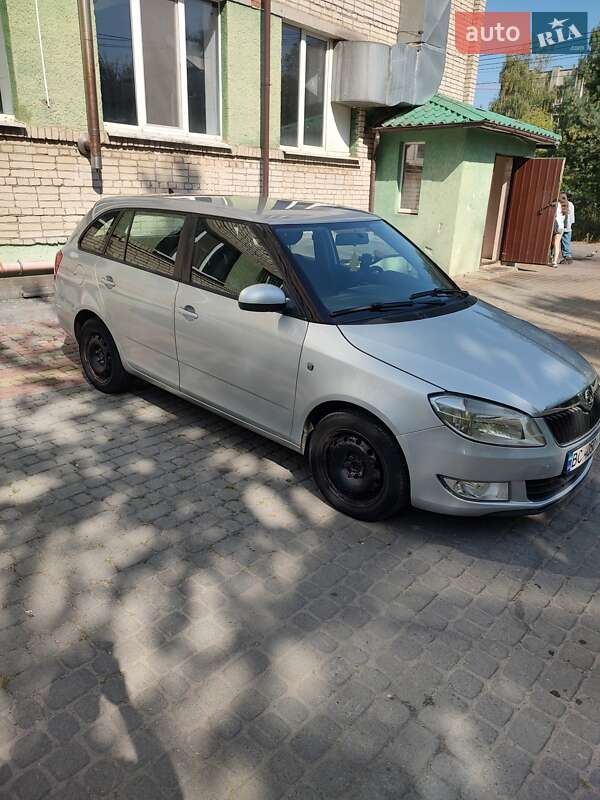 Універсал Skoda Fabia 2013 в Львові