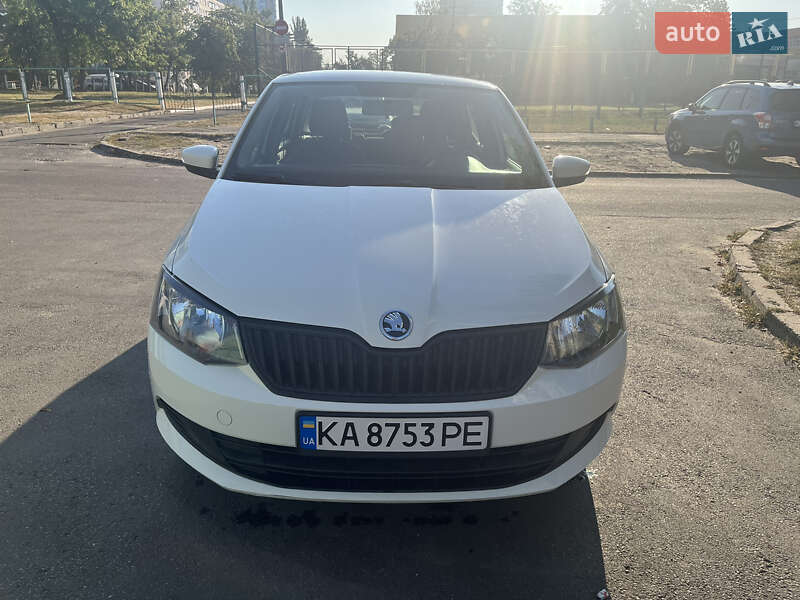 Хэтчбек Skoda Fabia 2018 в 