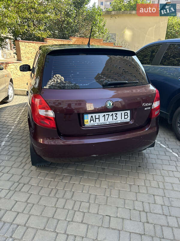 Хэтчбек Skoda Fabia 2012 в Южном