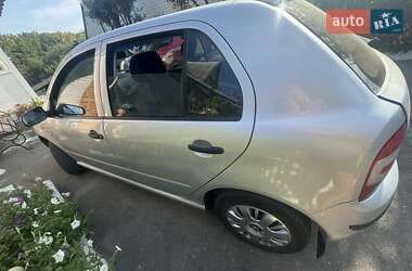 Хэтчбек Skoda Fabia 2005 в 