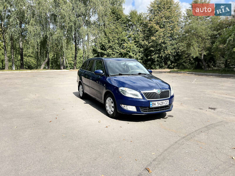 Универсал Skoda Fabia 2011 в Ровно