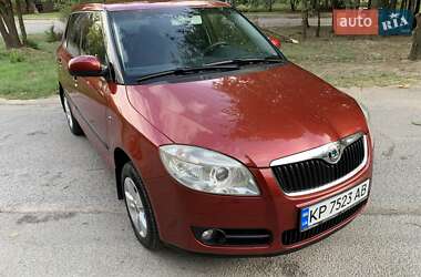 Хэтчбек Skoda Fabia 2007 в 