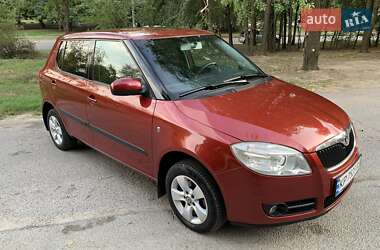 Хэтчбек Skoda Fabia 2007 в 
