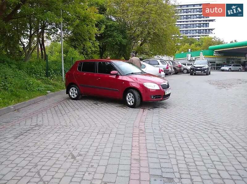 Хэтчбек Skoda Fabia 2008 в Львове