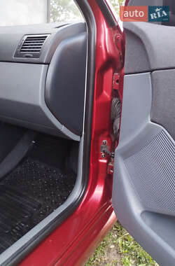 Хэтчбек Skoda Fabia 2002 в 
