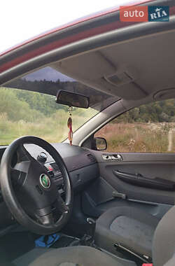 Хэтчбек Skoda Fabia 2002 в 