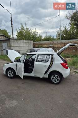 Хэтчбек Skoda Fabia 2011 в 