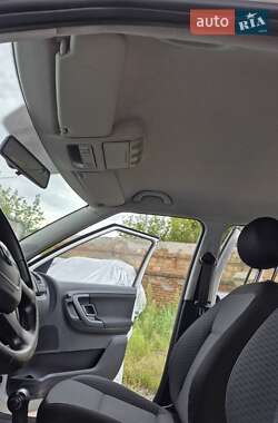 Хэтчбек Skoda Fabia 2011 в 