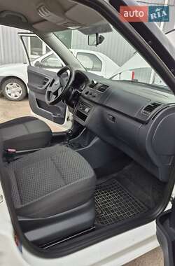 Хэтчбек Skoda Fabia 2011 в 