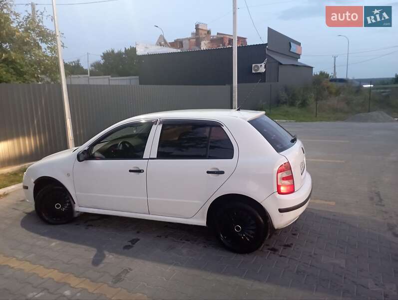 Хэтчбек Skoda Fabia 2006 в 