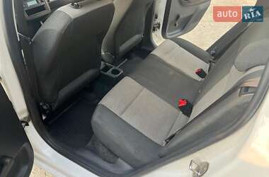 Хэтчбек Skoda Fabia 2011 в 