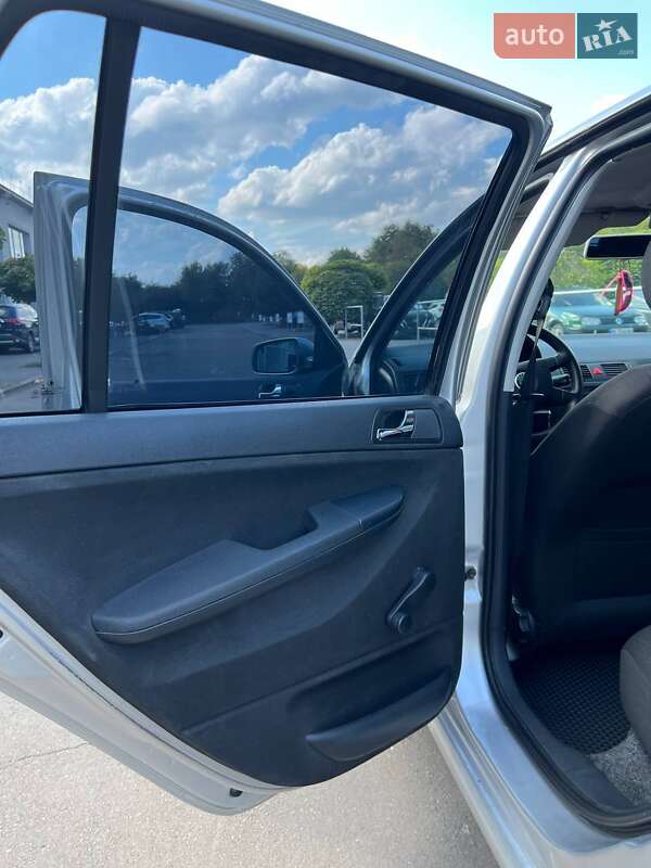 Универсал Skoda Fabia 2005 в Ровно