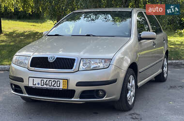 Хэтчбек Skoda Fabia 2004 в Хмельницком