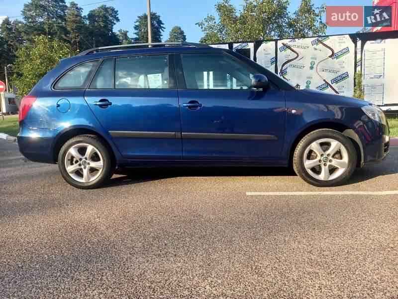 Універсал Skoda Fabia 2009 в Львові