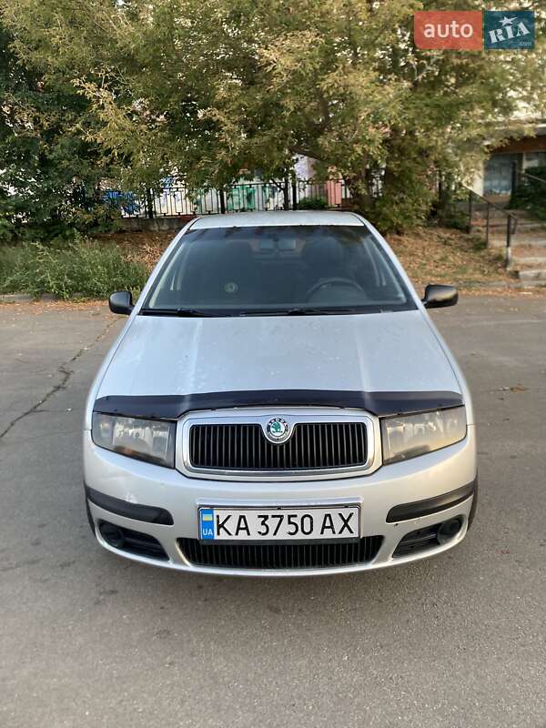 Хэтчбек Skoda Fabia 2006 в Киеве