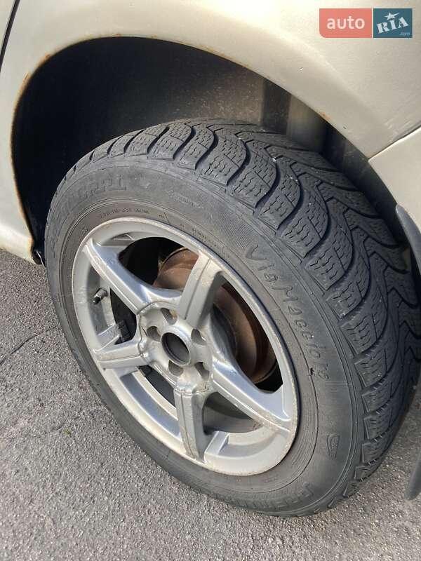 Хэтчбек Skoda Fabia 2006 в Киеве