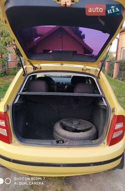 Хетчбек Skoda Fabia 2001 в 