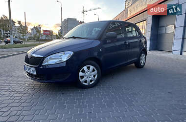 Хэтчбек Skoda Fabia 2011 в 