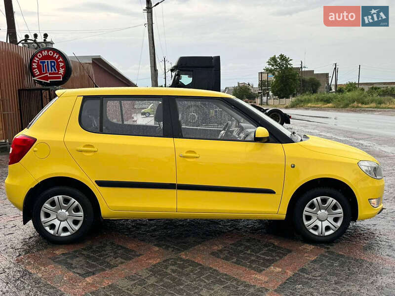Хэтчбек Skoda Fabia 2011 в Киеве