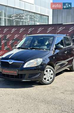 Хэтчбек Skoda Fabia 2011 в 