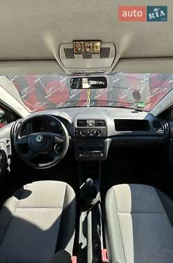 Хэтчбек Skoda Fabia 2011 в 