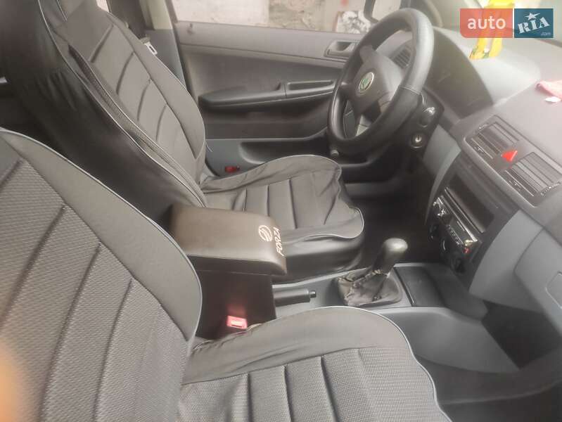 Хетчбек Skoda Fabia 2003 в Звягелі