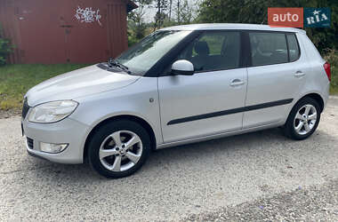 Хэтчбек Skoda Fabia 2011 в 
